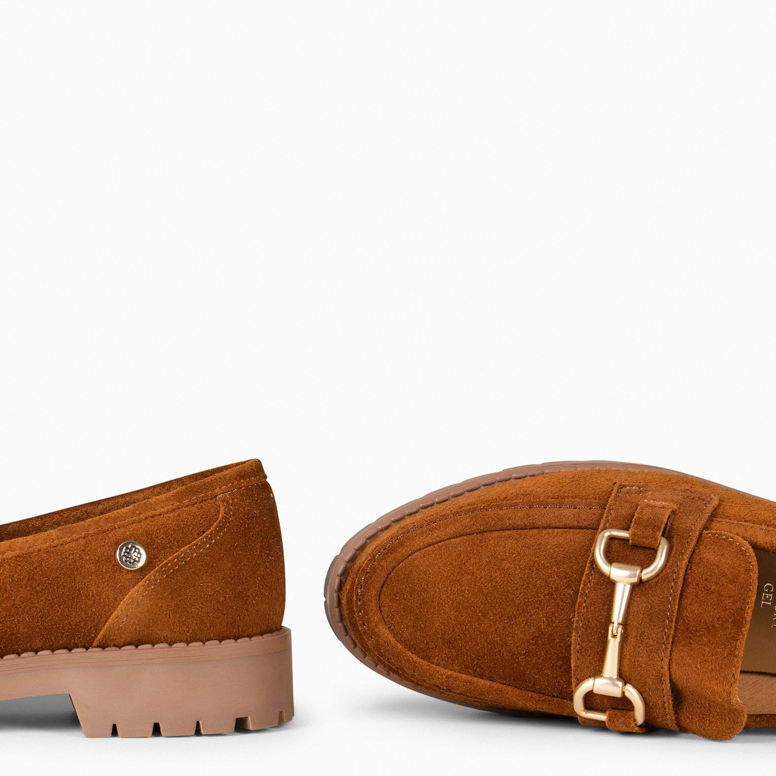 TREVILLA - Mocasín con aplique metálico CAMEL