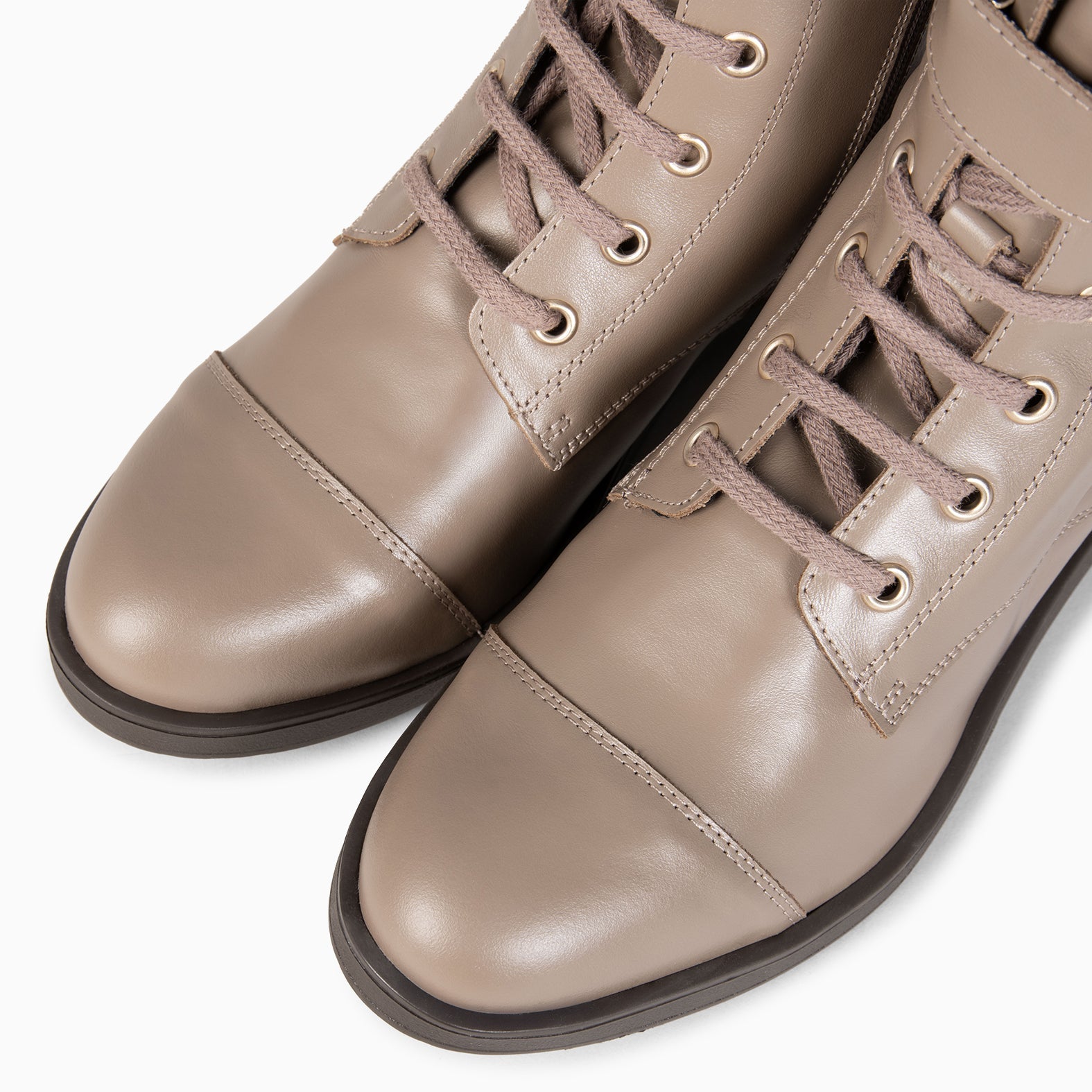 BELFAST – Botines con cordones de piel TAUPE NAPA