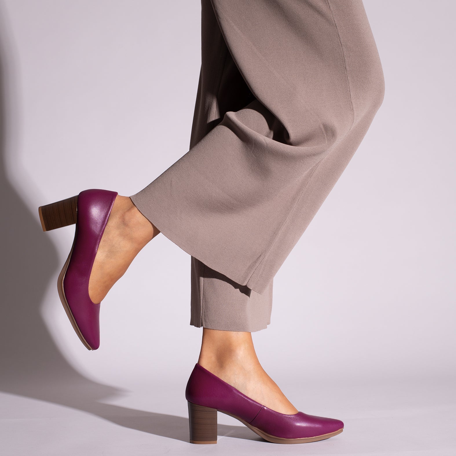 URBAN S SALON - Zapato MORADO con tacón madera
