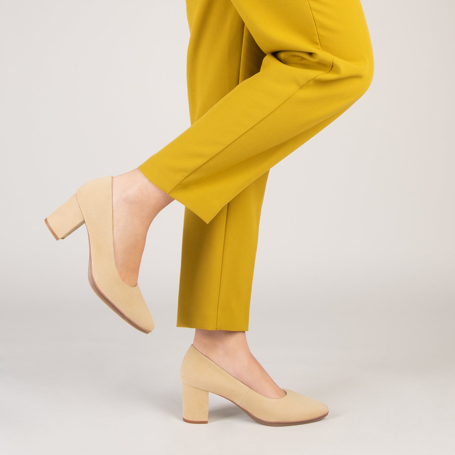 URBAN S – Zapatos de tacón medio de ante ARENA