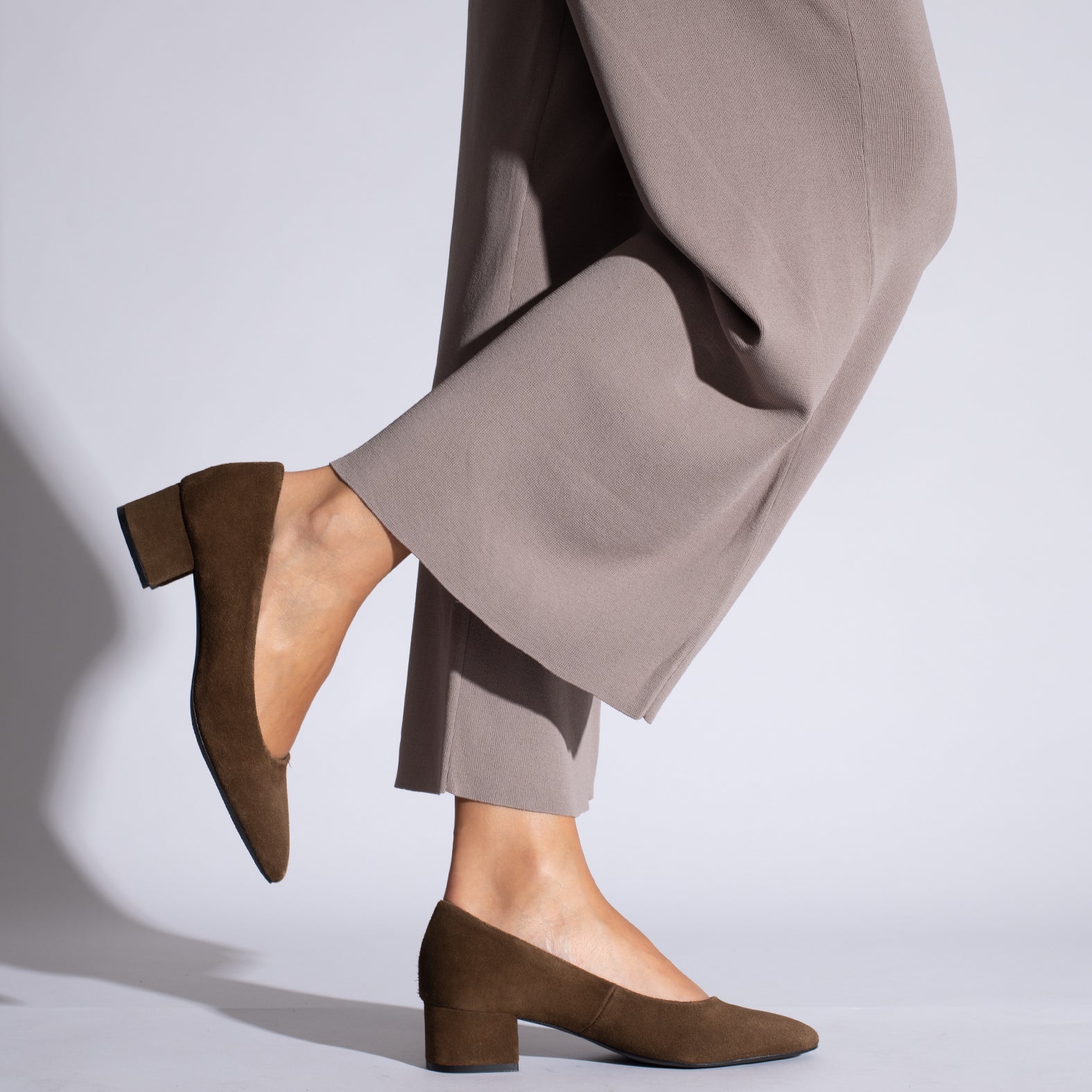 URBAN TREND - Zapato con puntera semi cuadrada MARRÓN