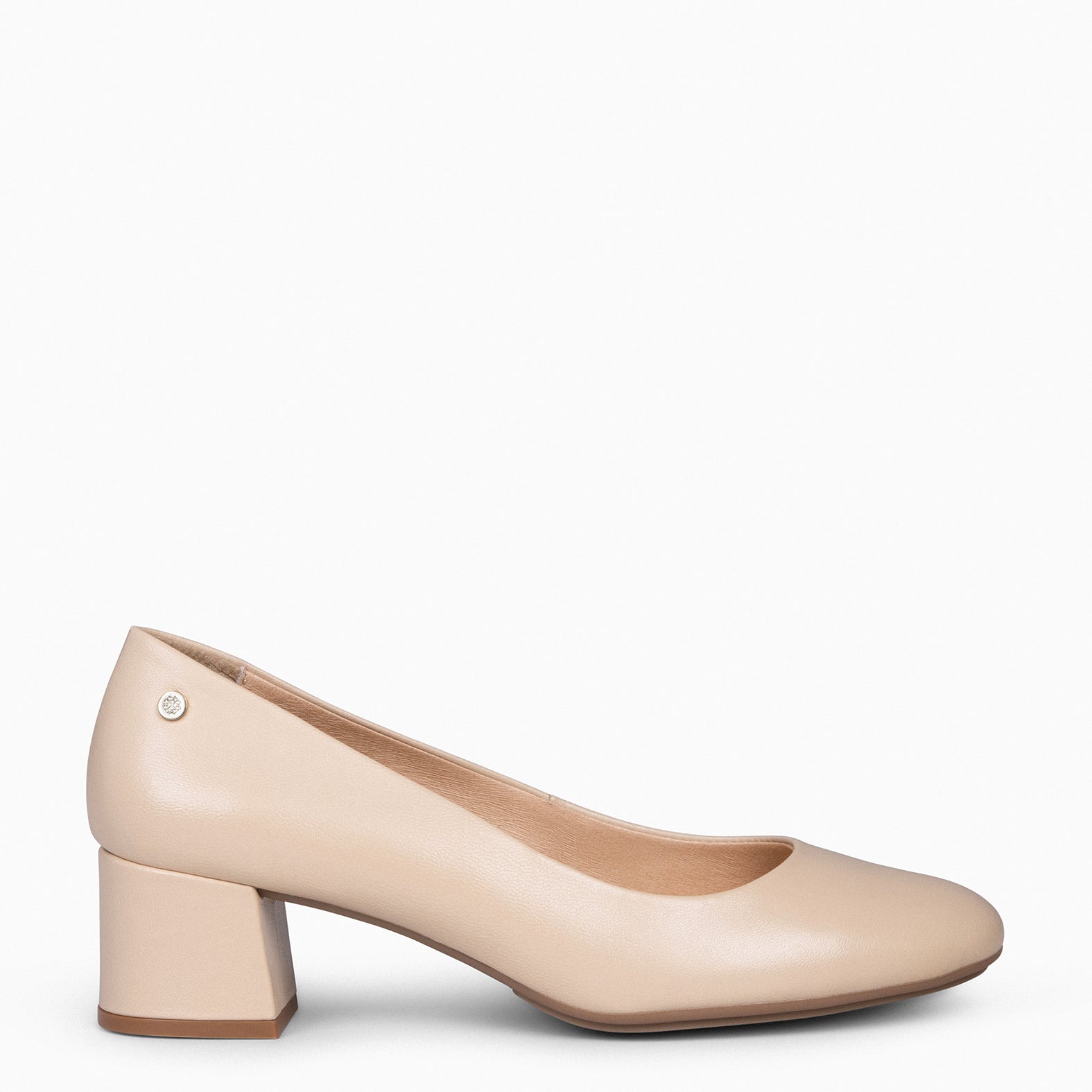 URBAN REDONDO SALÓN – Zapatos de tacón bajo de napa BEIGE