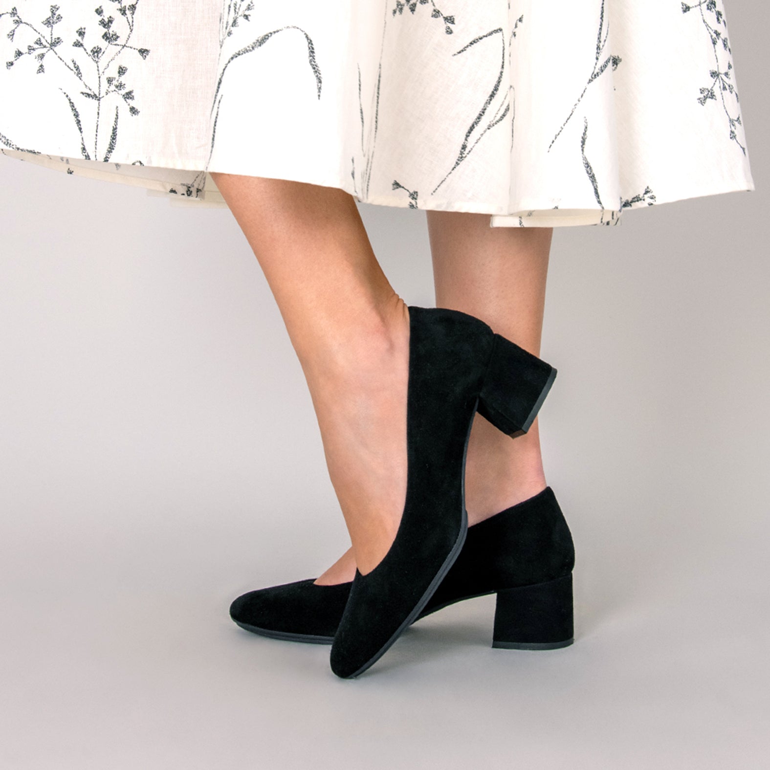 URBAN REDONDO - Zapatos de tacón bajo de ante NEGRO