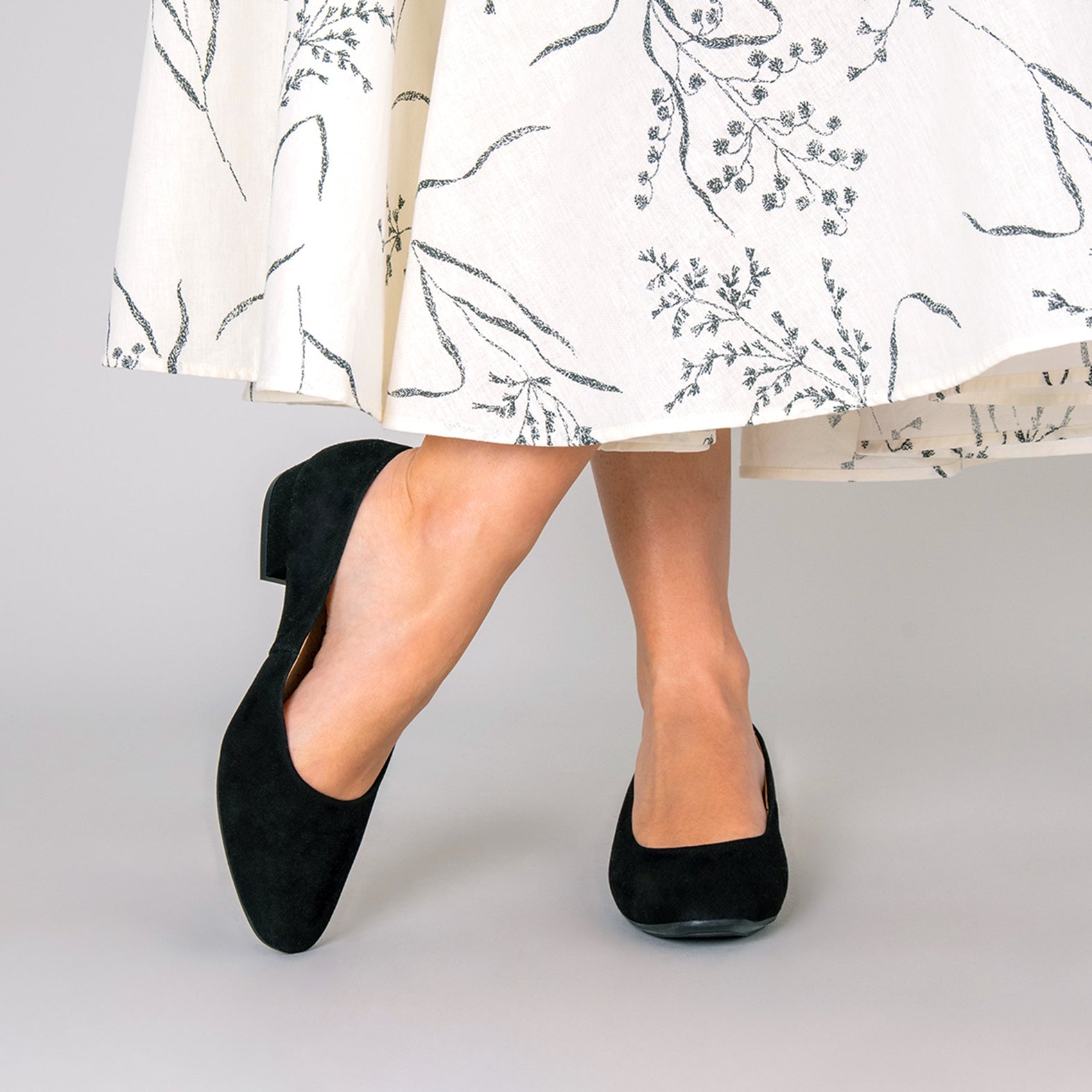 URBAN XS - Zapatos de tacón bajo de ante NEGRO