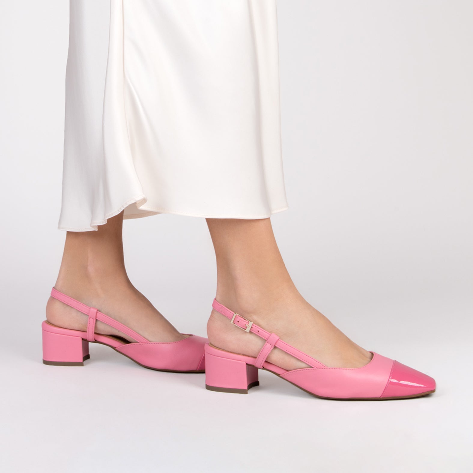 AUDREY - Zapatos destalonados con puntera ROSA