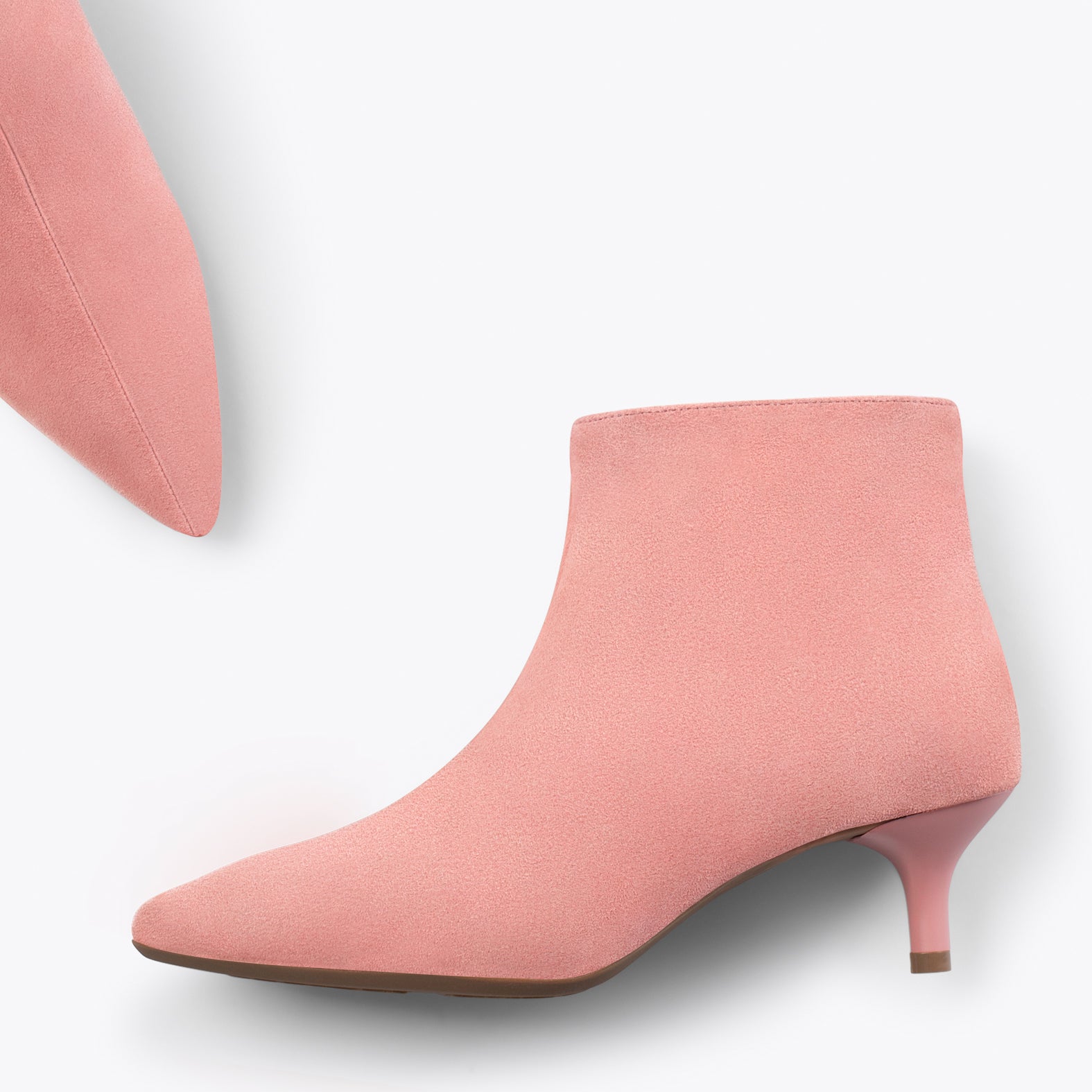 OUTFIT -  Botines elegantes de tacón bajo de aguja  SALMÓN