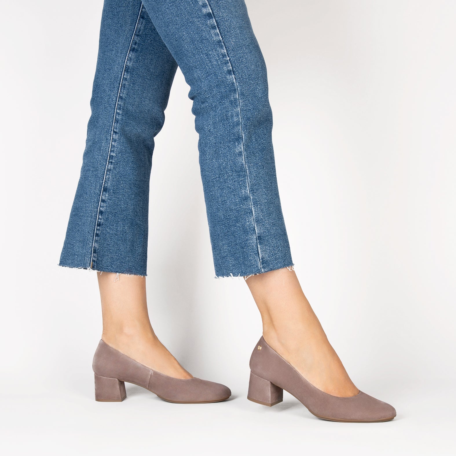 URBAN REDONDO - Zapatos de tacón bajo de ante en TAUPE