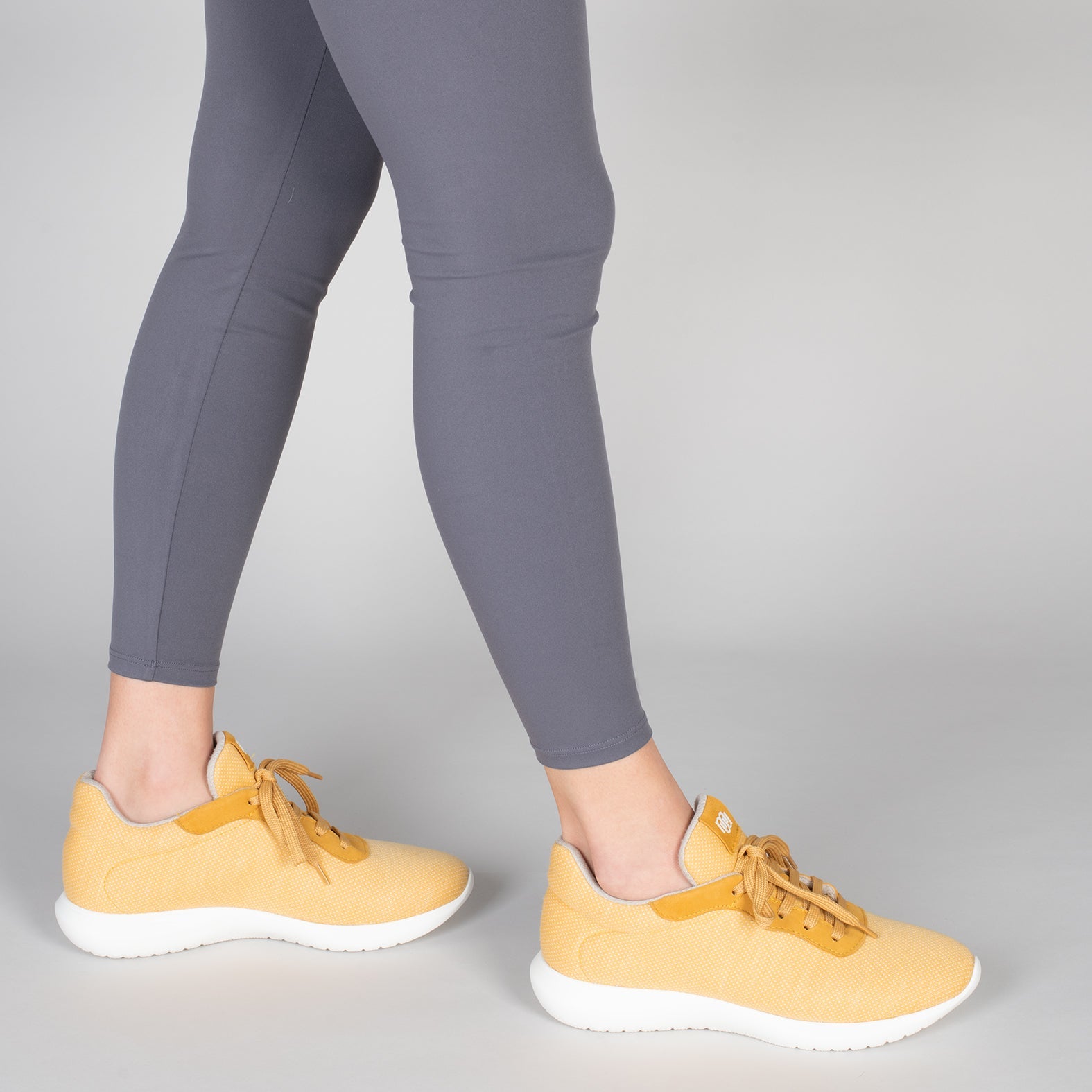 YOGA – Zapatillas deportivas de lana merino AMARILLO
