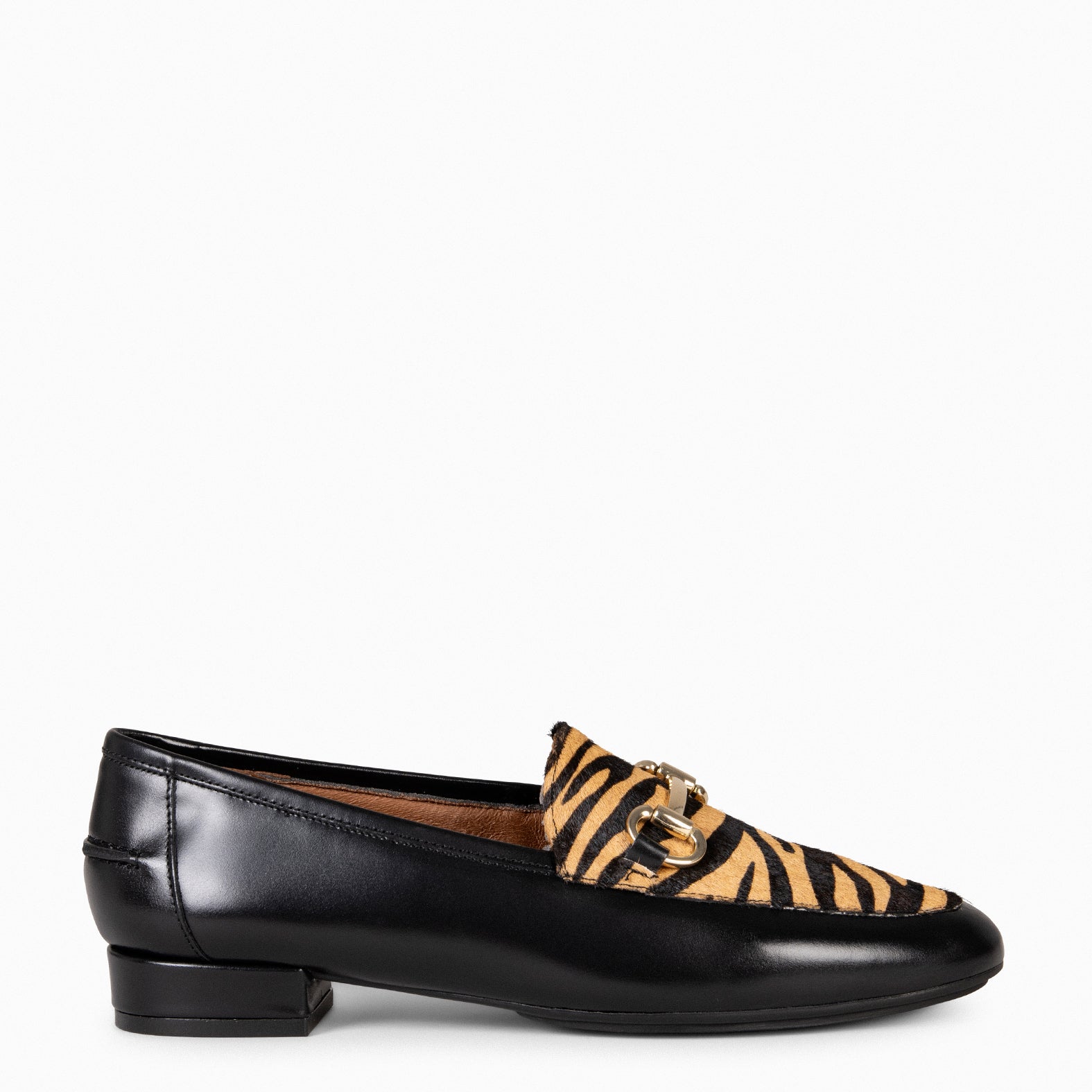 STYLE SAUVAGE - Mocasín tacón bajo CAMEL