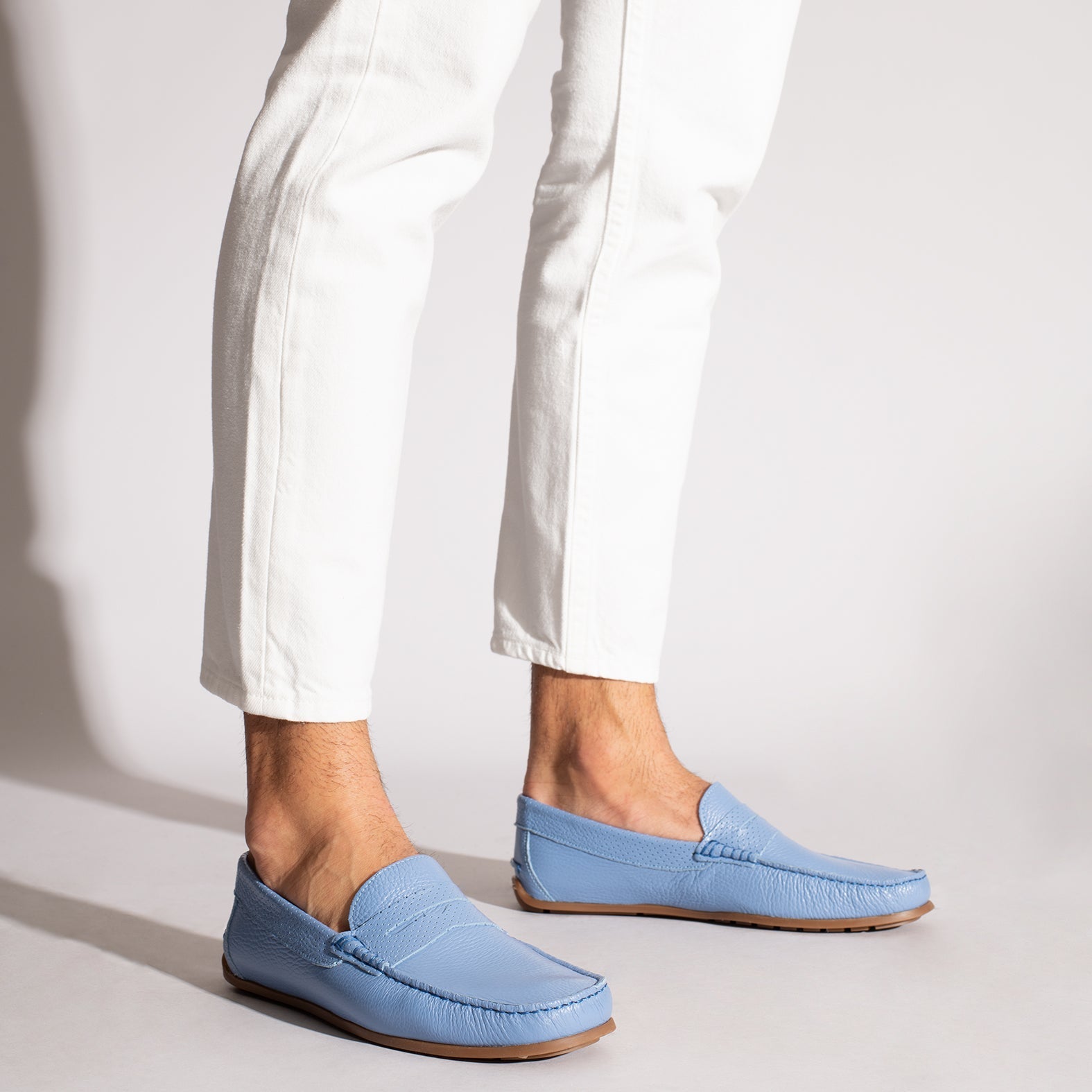 MOCASÍN Calzado casual para hombre de piel AZUL CLARO