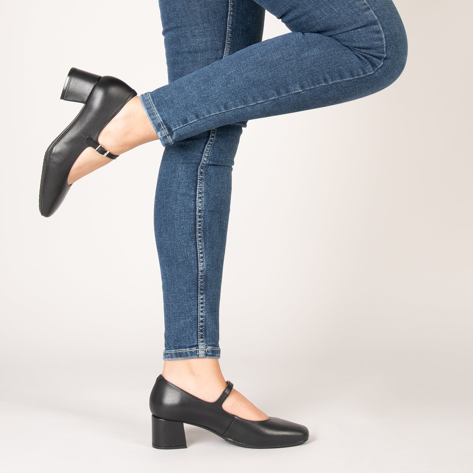 BELLA - Zapatos con pulsera y puntera cuadrada NEGRO